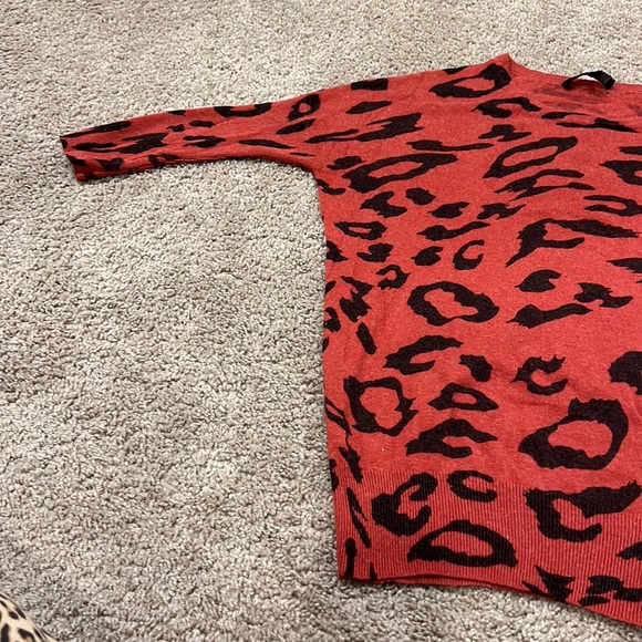 Forever 21 sweater - Picture 2 of 5